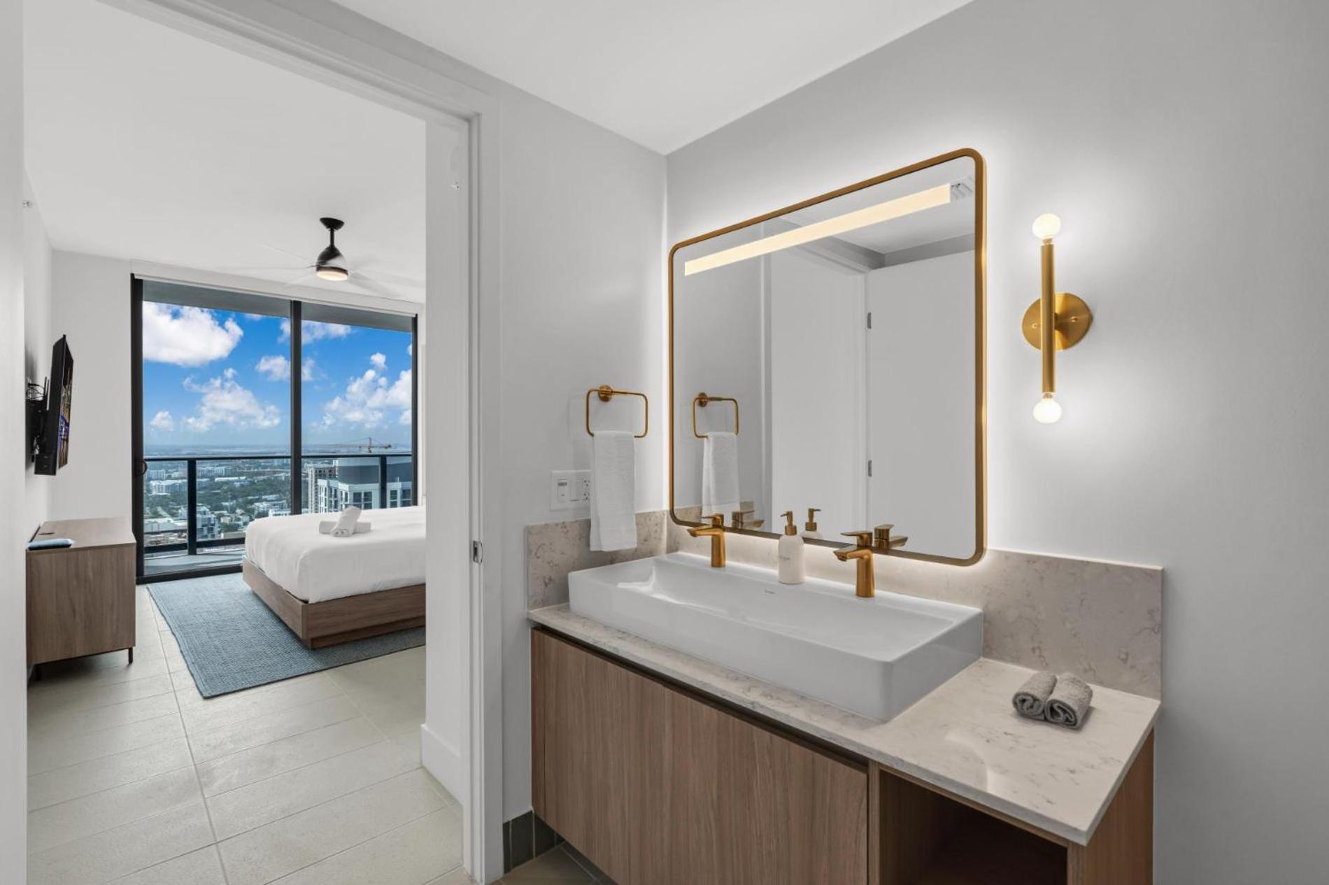 Modern 1Br Apartment With Breathtaking Views Heart Of Downtown Miami Eksteriør billede